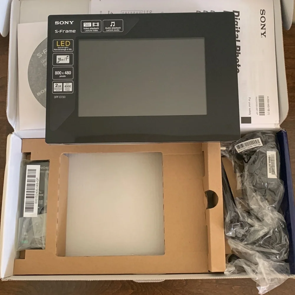NIB Sony Digital Photo Frame